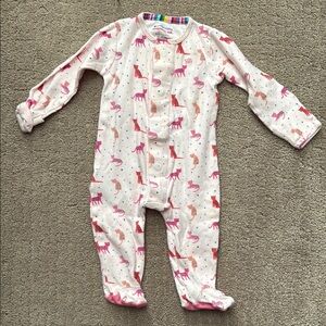 Simply Magnetic Cheetah Onesie. 3-6 month.